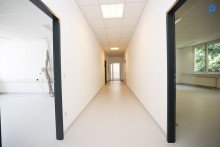  +Modernes B�ro 545m� (oder auf 2x270m� teilbar) , 15-20 R�ume insgesamt m�glich,  Teek�che, Toiletten, optionale PKW Stellpl�tze, optionaler Keller+