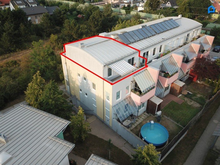  Gerasdorf - Kapellerfeld -West Etagenwohnung PENTHOUSE, hell, 2 Zimmer + 2 Terrassen u. Autoabstellplatz, S-BAHN , ca. 34 Minuten zum Praterstern. hohe R�ume bis 3,40m!