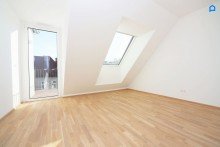  ERSTBEZUG, JETZT einziehen! Dachgeschoss NEU mit modernster Ausstattung c. 113 m� Wohnfl�che, 4 Zimmer plus Nebenr�ume, W�rmepumpe, FBH, Deckenk�hlung