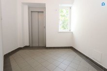  +Helle + ruhige + Dachgeschoss Maisonette+ Klimaanlage + in renoviertem Jahrhundertwendehaus+Komplett sanierter Erstbezug + 4.Liftstock +  Kellerabteil+