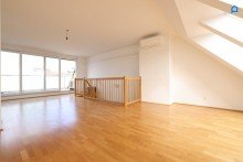  Gro�artige Dachgeschosswohnung mit 146 m� plus 21 m� Dachterrasse plus 8 m� Balkon, 4 Zimmer, KLIMA, gro�er Vorraum, Tiefgaragenplatz optional !